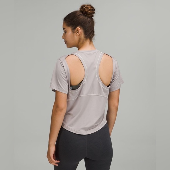 Lululemon Ventilated Open-Back Train Tee - Picture 1 of 8